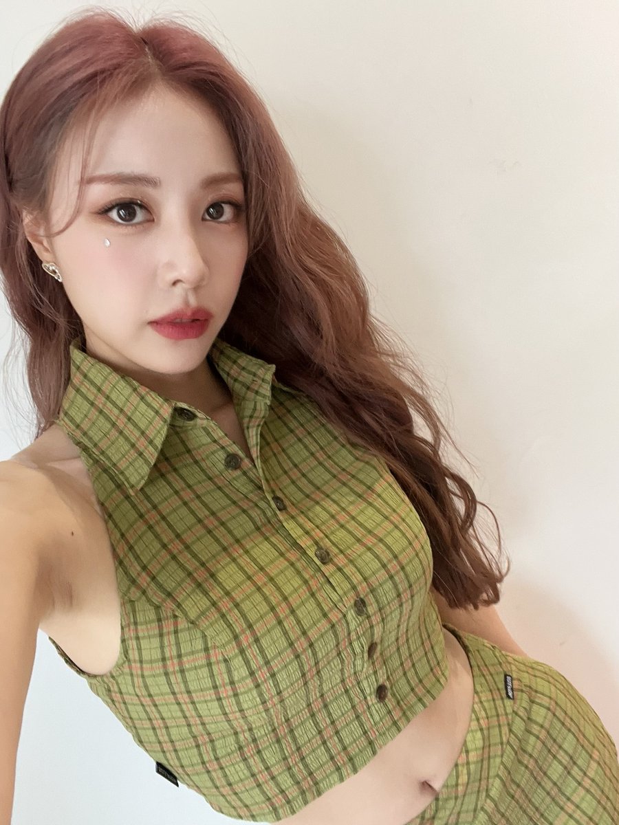 BraveGirls's tweet photo. [📷]

눅눅한 오늘을 상쾌하게 만들어주는 🌴은지🌴
본방사수로 오에오를 응원해주는 Fearless 들 정말 고맙습니다🎵
내일 또 만나요💖

#브레이브걸스 #BraveGirls #은지 #EUNJI
#오에오 #OEHO https://t.co/zuisbtUnyF
