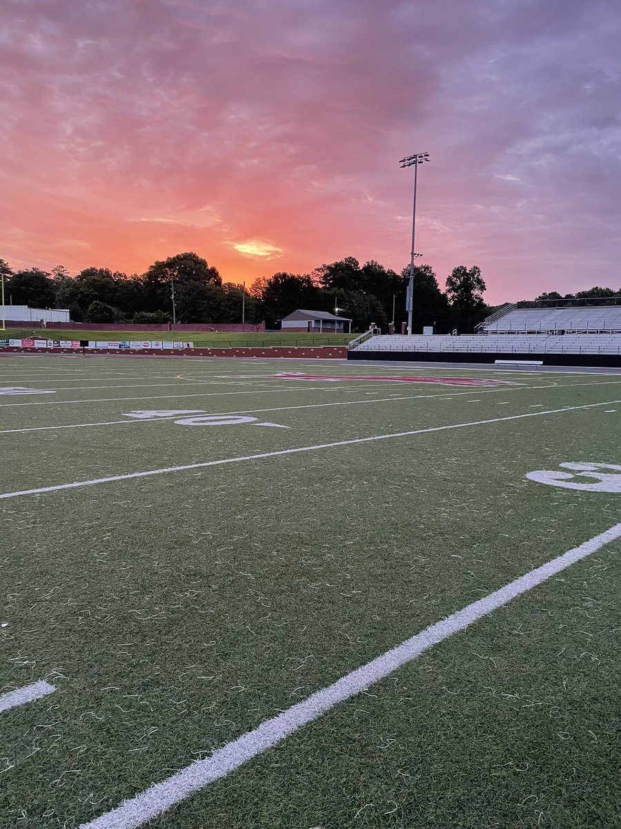 kelbodean's tweet photo. This a day the Lord has made. Shining down on the Lions before a great morning practice. Good day or great day. You decide it. @LionSportsCHS @LIONSTRONGFB https://t.co/0QQ5MXAF9b
