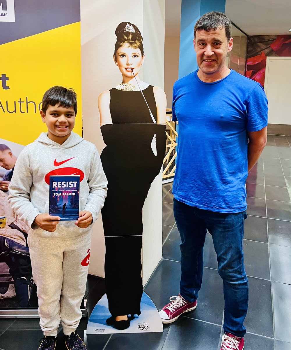 MilanKumar2012's tweet photo. 📚 Great to chat to @tompalmerauthor about his new book Resist: One Girl’s Fight Back Against the Nazis and have a selfie with #AudreyHepburn @IWMNorth @BarringtonStoke #Resistbook https://t.co/9tO1XZhWGI