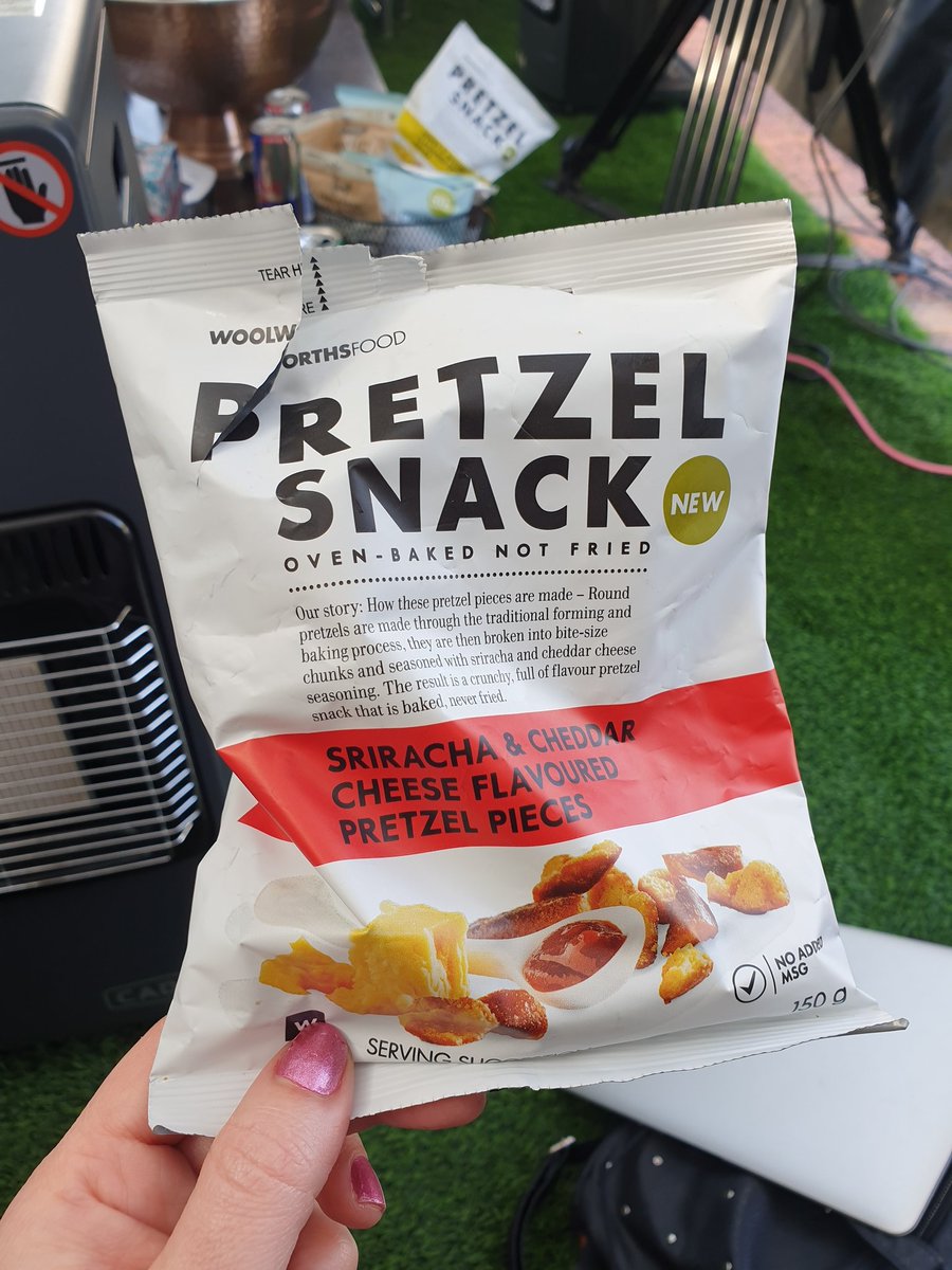 Leigh van den Berg tweet media