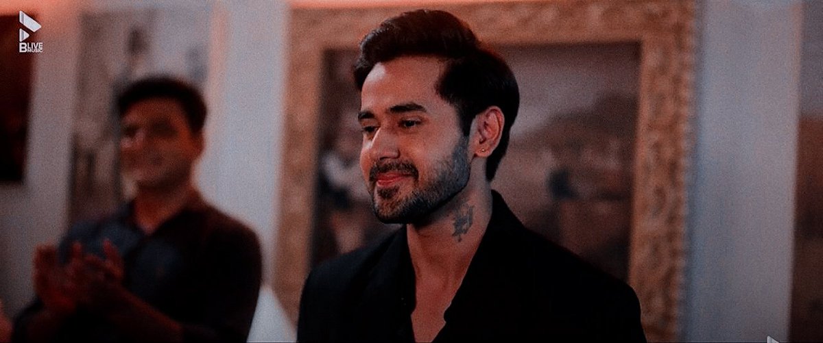 Randeep's look in Kitna Pyara Naam Hai Tera👀😩💗
#RandeepRai 
#KitnaPyaraNaamHaiTera
@irandeeprai