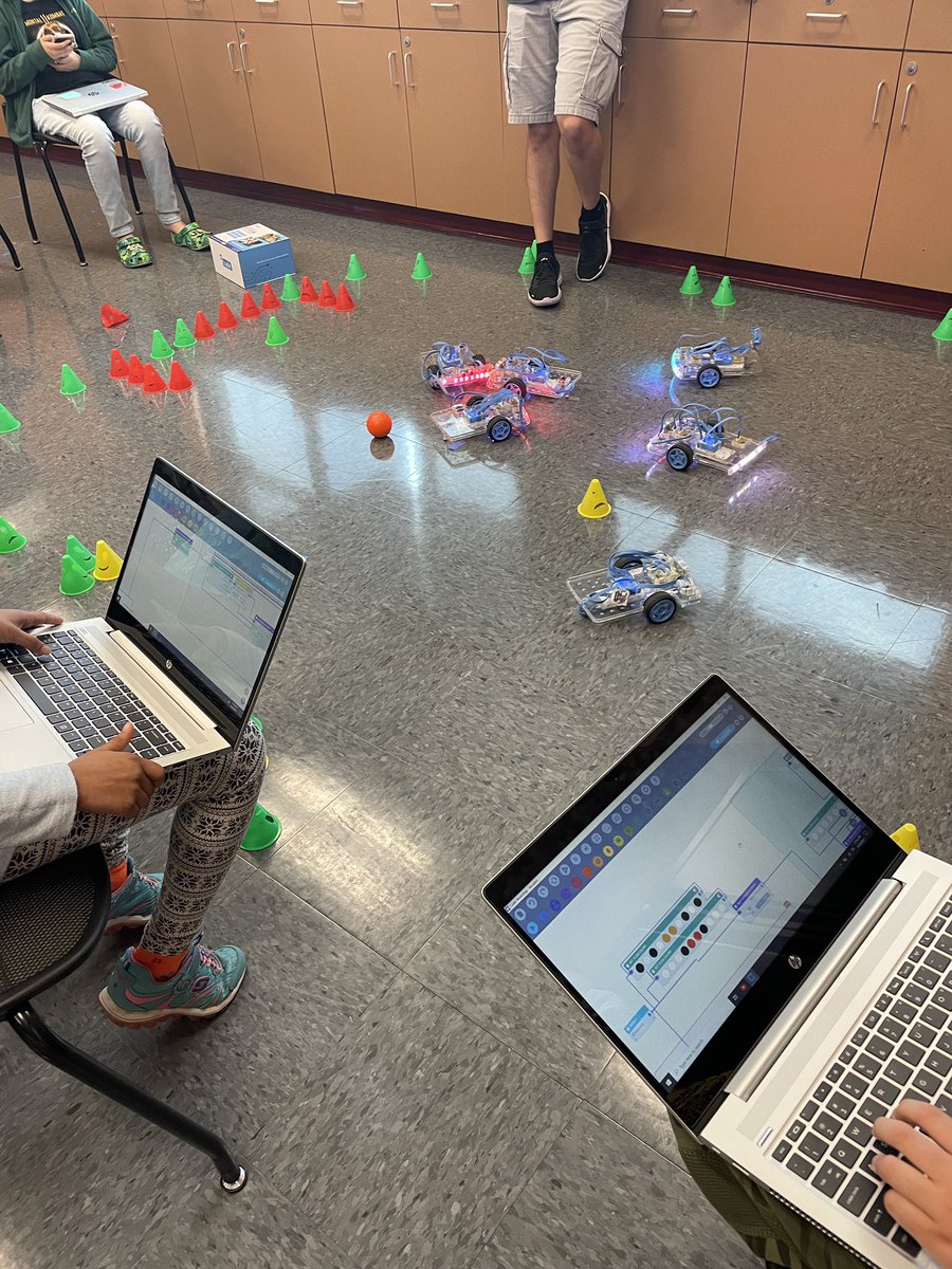 YouthCodeJam's tweet image. Another camp we hosted this summer @PACPR was our Cubit camp! Students made projects like self-driving cars, dance robots, and thermometers! Thank you @CubitEdTech for this opportunity for kids to interact with all areas of #STEAM!
#engineering #cubitedtech #codingcamp