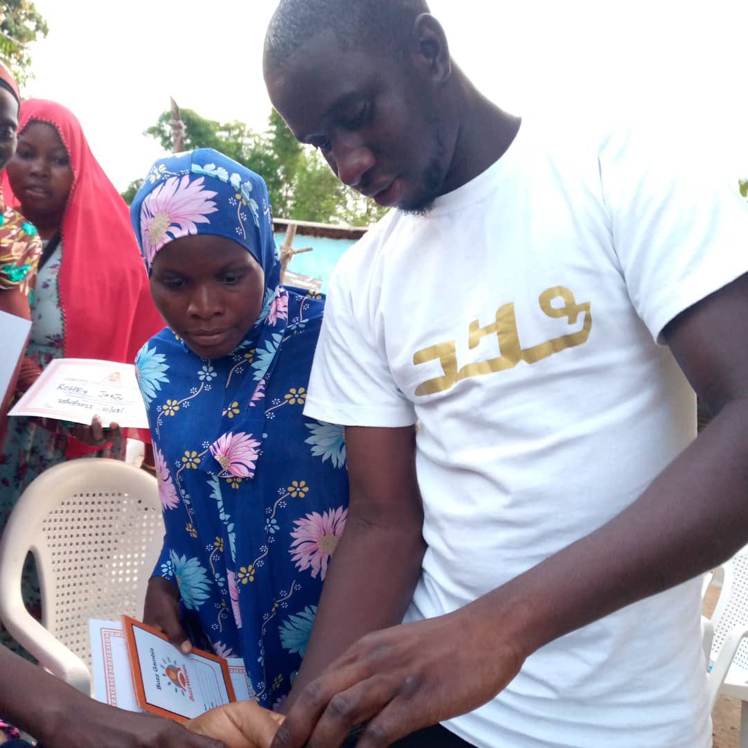 ceesayam's tweet photo. Interacting with the women after training.
Women are not here to be cheerleaders, yaye compins, tools to get you elected into office. They need our collective support and investment to grow their businesses and live with dignity.
Buzz Women
“Driving Prosperity Home” #Business https://t.co/rUO012CzDD