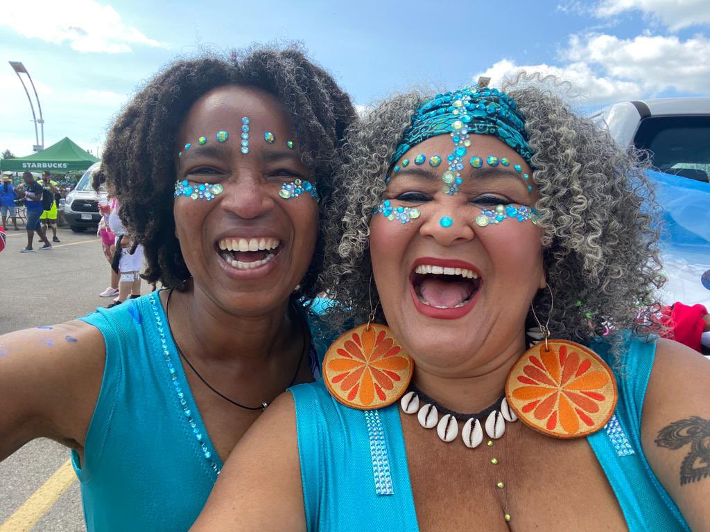 Jameazuberi's tweet photo. Giving thanks to the team for believing in my leadership to manage the carnival costume in the carnival production by paying homage to Yemaya! @iamnatalie_wood for her vision and insight which started the project, @RossAllenye for your artistry, @mosamcneilly dancing the costume https://t.co/WldX4TpTCt