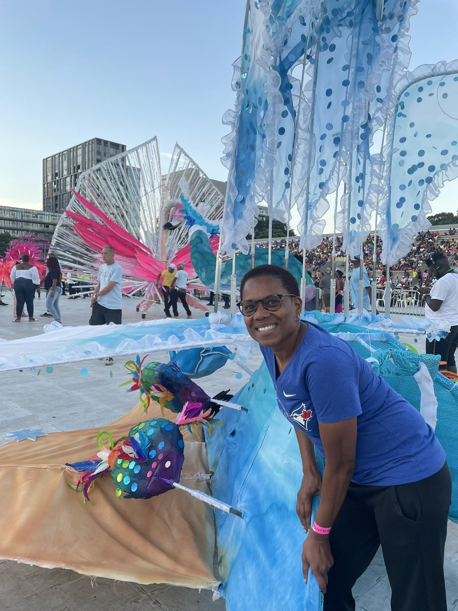 Jameazuberi's tweet photo. Giving thanks to the team for believing in my leadership to manage the carnival costume in the carnival production by paying homage to Yemaya! @iamnatalie_wood for her vision and insight which started the project, @RossAllenye for your artistry, @mosamcneilly dancing the costume https://t.co/WldX4TpTCt