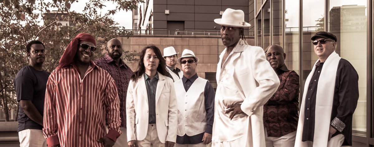 LakeOswegoInfo's tweet photo. 🎸🎶🥁Wednesday #concerts move to Westlake Park at 6:30pm this week with an epic show from Kalimba, an Earth Wind &amp; Fire tribute band. Bring your low sand chairs and picnic blankets! 

#SummerofMusic #SummerConcerts #LOparks #LakeOswego #LivingWellinLO https://t.co/MgUTa86nva