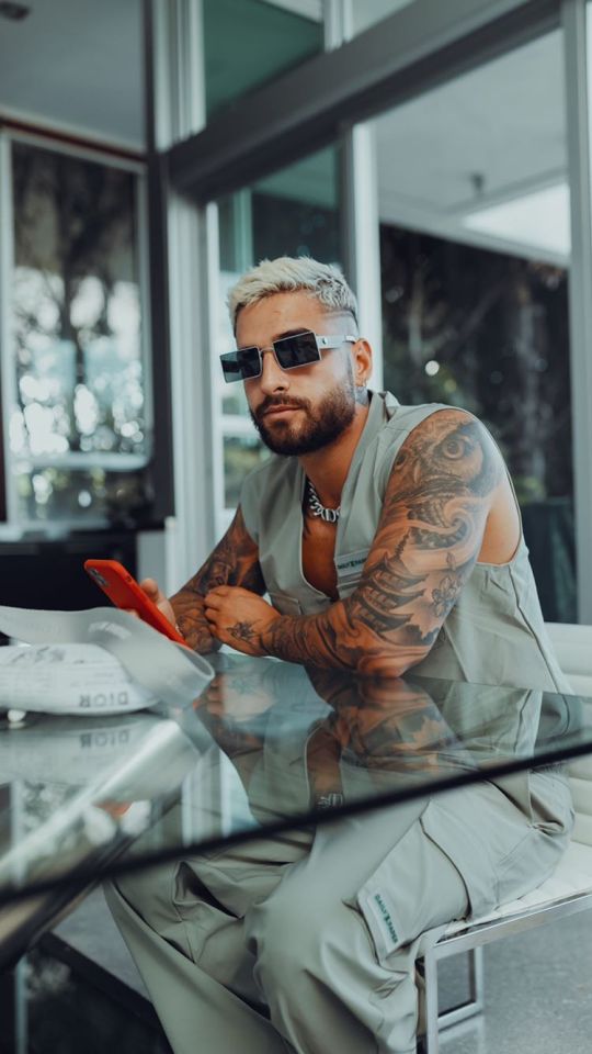 dxacing's tweet photo. 𝑃𝑎𝑝𝑖 𝐽𝑢𝑎𝑛𝑐ℎ𝑜

 ( Medellín, Colombia )

es un actor y cantante colombiano de pop, reguetón y trap latino,

28 años

más conocido por su nombre artístico Maluma,

tengan linda tarde.. 

espero hacer grandes amistades. 

RT O MG
#freerol https://t.co/qQ5XPTyxiQ
