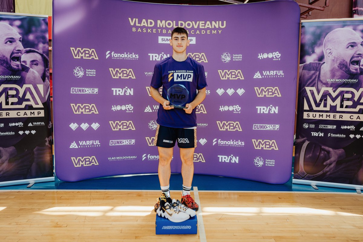 VMBAcademy's tweet photo. Nemulțumit cu un singur premiu 😄, Gabriel Dumitru Radu a obținut și trofeul de MVP la categoria Jr. Varsity grație prestației sale pe parcursul VMBA Summer Camp 2022.

Felicitări! 😎

#VMBA #vladmoldoveanu #basketballacademy #summercamp #basketballcamp #MVP https://t.co/9CtN9BCirT