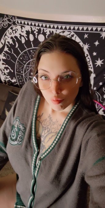 Wanna skip class with me ??? https://t.co/nfgpVsSzDy