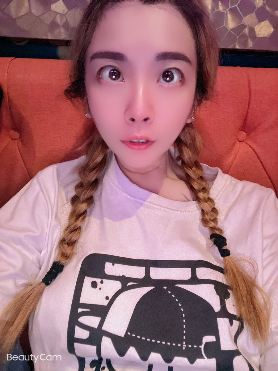 讓肺活量增加就是….唱歌🎤 ，朋友說我怎看起來都不老，越活越年輕，我說有好的健康心情好，氣色就會好，染疫後，慢慢恢復也氣色也好很多，感謝大家的關❤️，願大家平安健康快樂。 https://t.co/WNDp2ORw8e