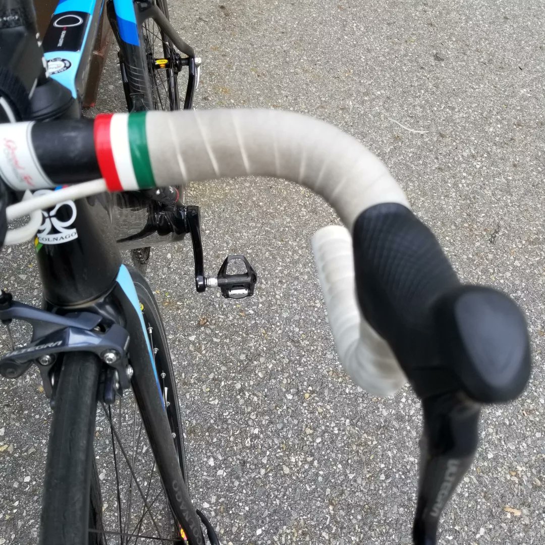VincentMGee's tweet photo. FULL bike wash inc bar tape just B4 our Martha's Vineyard trip (July 3). Then to now -  just shy of 700 mi

This is how dirty/nasty my bar tape got in that time/miles.(Photo 1,2,3)

This is how long I spent washing my bar tape (Photo 4  #Washyourbartape #ProMechanicLife
1/2 https://t.co/bNtYJJSbgX
