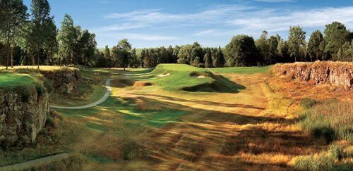 LouStagner's tweet photo. My favorite hole.

The 6th hole at Country Club of Buffalo (Donald Ross track).

Named "The Pulpit", it's also referred to as "the volcano hole". 

Plays ~185 from the tips. 

You get one hole to play forever. Has to be somewhere you've played. This is mine. What's yours? https://t.co/kqXUrybU2S