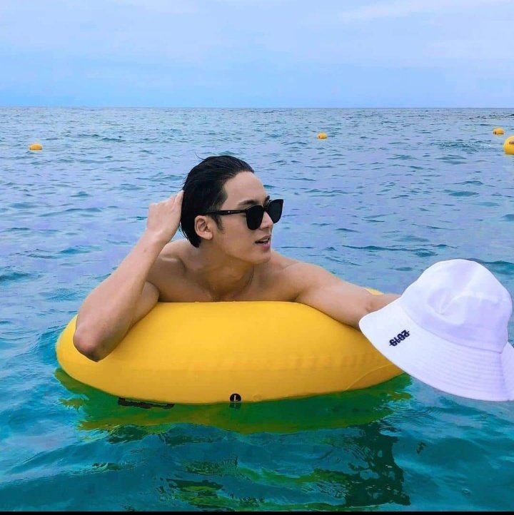 hot kahit nakasalbabida 🥵