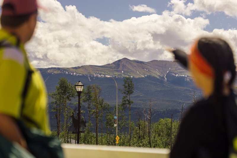 ZenSeekers's tweet image. 21 mountains, all surrounding @GPtourism region, are waiting for all you hiking lovers to conquer them. 
Learn about the experience and their Passports to Peaks program in this ZenSeekers story: bit.ly/3Oymch3...
📷: @PLavoieImages  / @ZenSeekers 
#ExploreNWAB