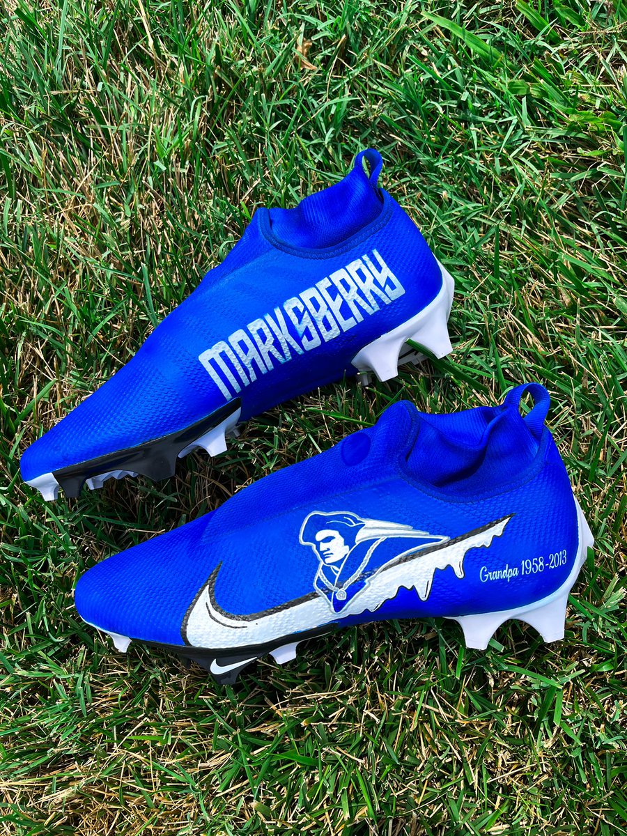 devin_young21's tweet photo. Look good, play good 🥶🔥Custom @TMU_Football drip cleats #customcleats #customkick @Jordan13606925 @tmusaints https://t.co/ikeDabNOd2