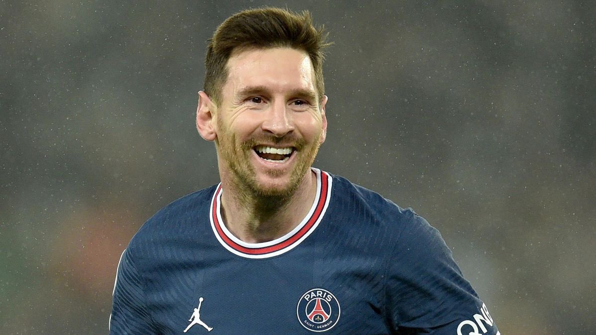 quintalmao's tweet photo. Qui marquera le plus de buts cette saison ? 

RT pour Messi            Like pour Mbappe https://t.co/K04J8SQ6b3