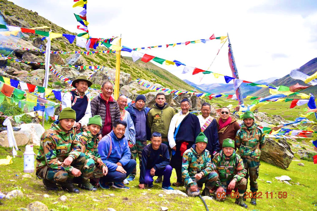 trishakticorps's tweet photo. Troops of #IndianArmy #TrishaktiCorps celebrated ‘Drukpa Tsheshi’with the people of Muguthang in #Sikkim. In a spiritually fuelled festival, the troops offered prayers and also organised a medical camp for the people in this remote border area.

@adgpi 
@easterncomd https://t.co/nrL9margIW