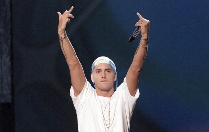 bagjaeyeon15's tweet photo. You are fan of @eminem for decades. You bought almost every of his album, spent hours for his autograph. But you barely have nothing, except feeling of joy. You can't benefit financially because music company like @universal takes most profits. We call them intermidiaries. https://t.co/0dj27myyn6
