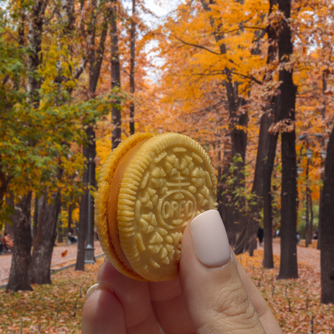 Oreo's tweet photo. A new season is coming. Come back here at 10 am ET tomorrow for more details 👀🧡 https://t.co/z4Aj60dSSP