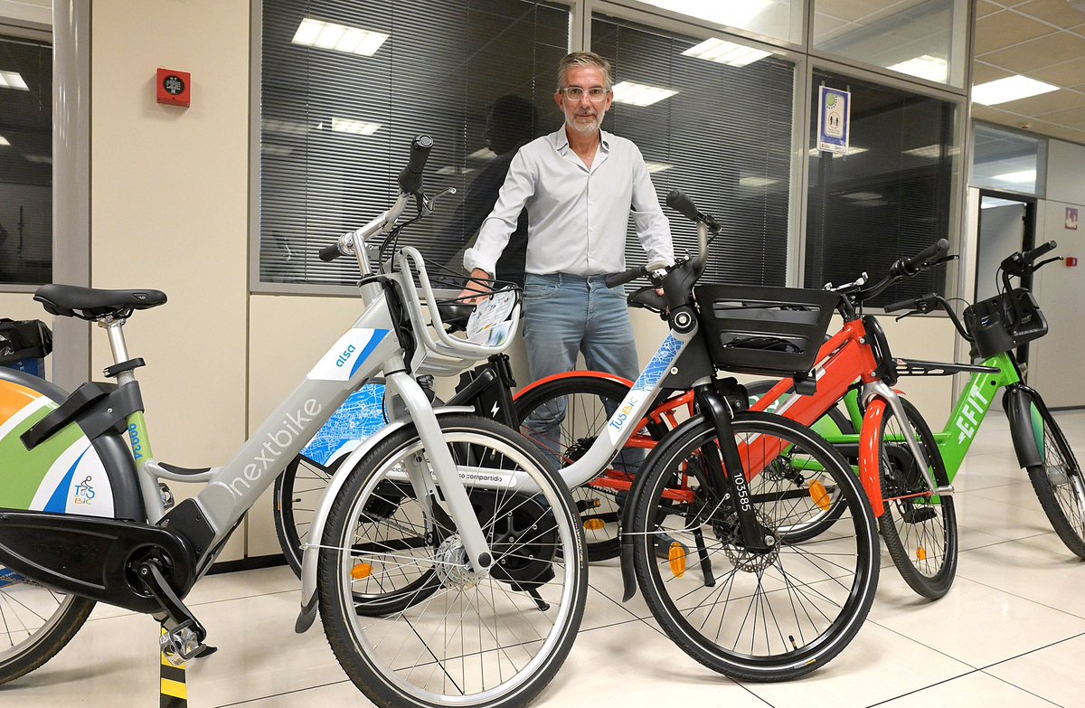 4️⃣Empresas optan al nuevo servicio público de alquiler de bicicletas eléctricas en #Santander

✅Suministro de 200 bicis🚲🔋
✅Instalación de 20 estaciones🅿️
✅Gestión, mantenimiento y limpieza por 5 años⚙️

🔝🚴‍♂️Otro impulso a la #movilidad #ciclista, #sostenible y #saludable