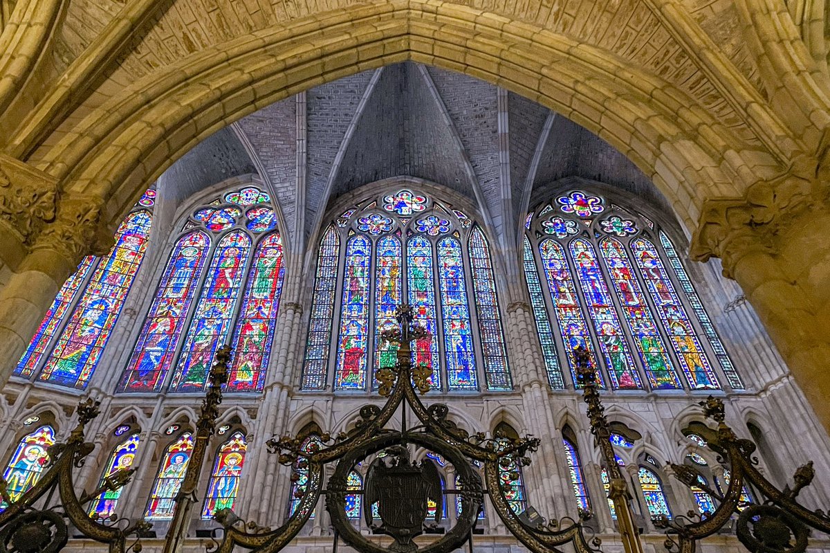 broganabroad's tweet photo. It was my second visit to León Cathedral and once more it took my breath away. With 1,800sqm of stained glass windows it’s been nicknamed ‘The House of Light’. Some of the glass dates back to the 13th century. It’s just STUNNING! 
#SpainByTrain #SlowTravelSpain [ad] https://t.co/ayWamaQSA1