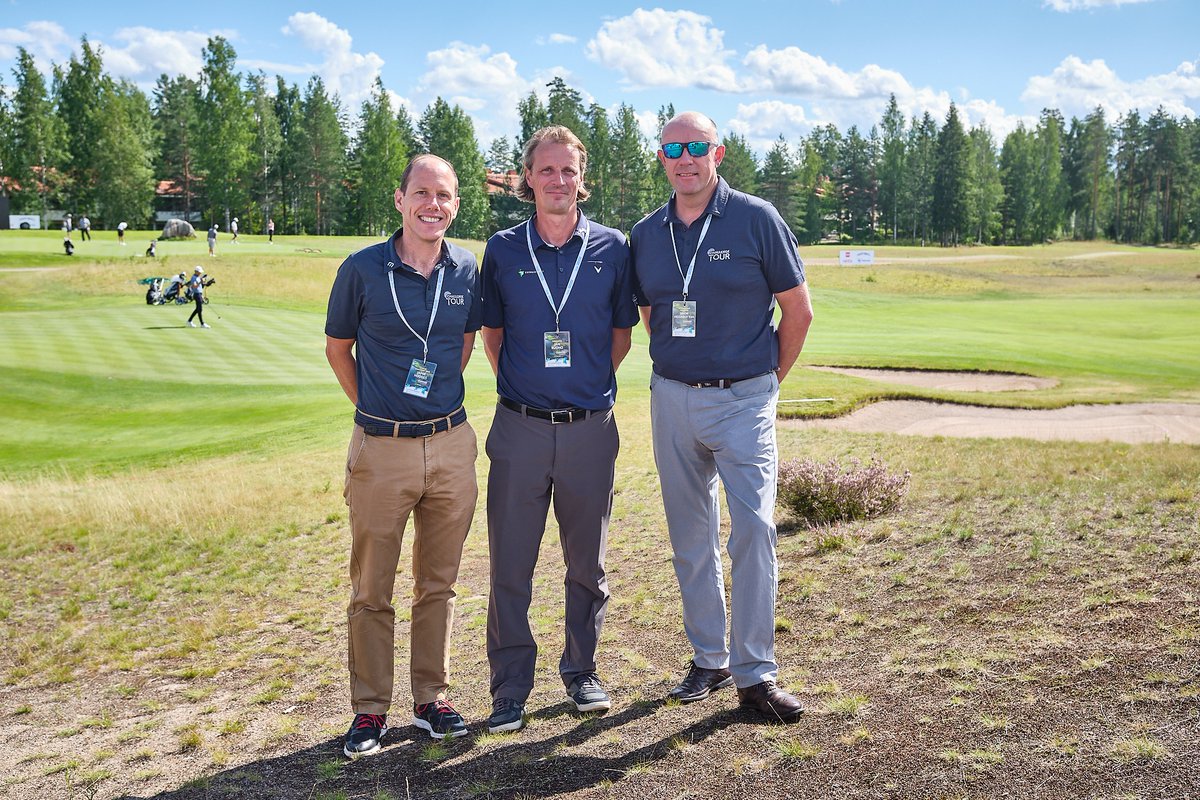 Challenge Tourin ykkösmies James Hodges (vas.) saapui tänään Suomeen ja ilahtui Vierumäen puitteista. Mukana kuvassa myös promoottori Jan Ruoho ja kilpailujohtaja Simon Higginbottom. #VierumakiCT #Vierumaki #challengetour