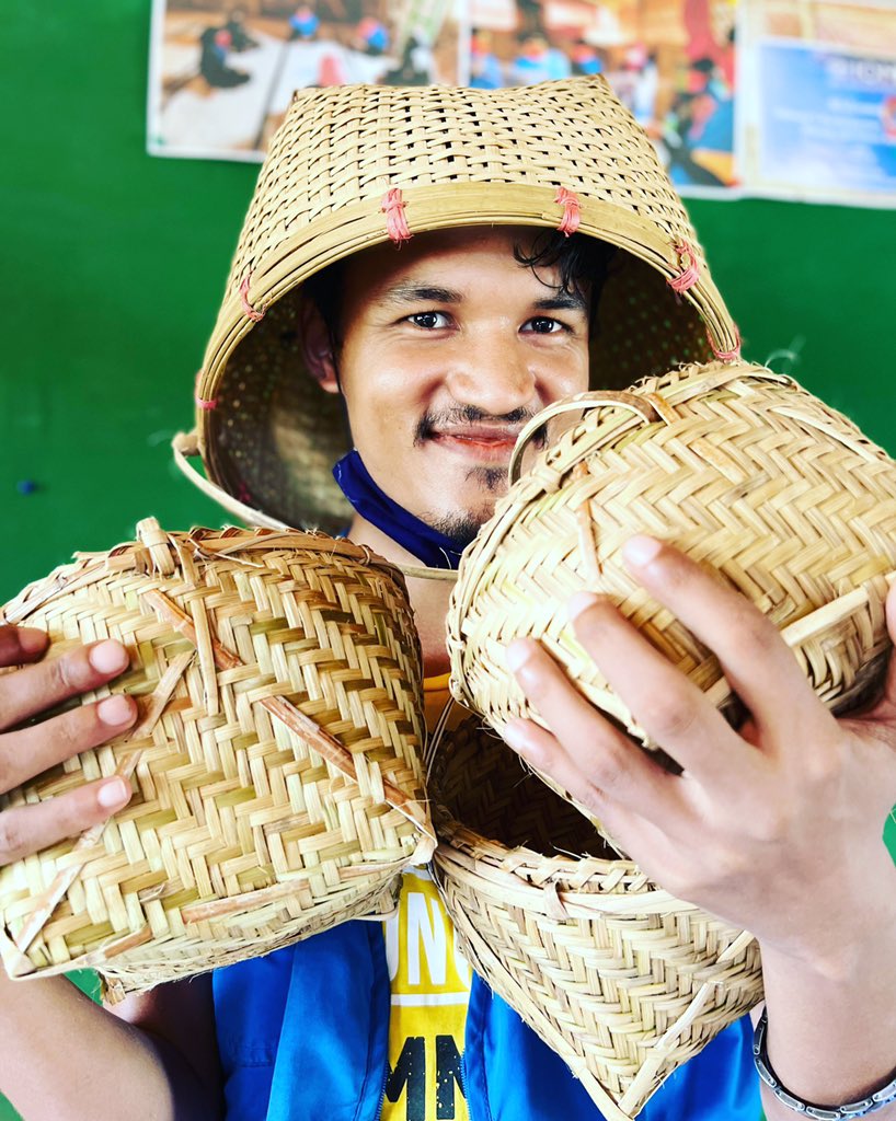 SadequeRo's tweet photo. A basketry boy ,Loving cultural basketry is my https://t.co/B1L7b9RgpA culture my identity.
Photo credit; Sahat Zia Hero
@schitpin @Lynne_Kelly @AswathyVijayak @cmacedo24 @Dariocharmer https://t.co/32PFanwYbv