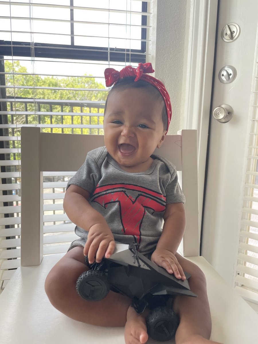 JFonz718's tweet photo. Is that not the cutest baby or what? @Tesla @elonmusk #tiolove #teslababy https://t.co/28tPIlmY5R