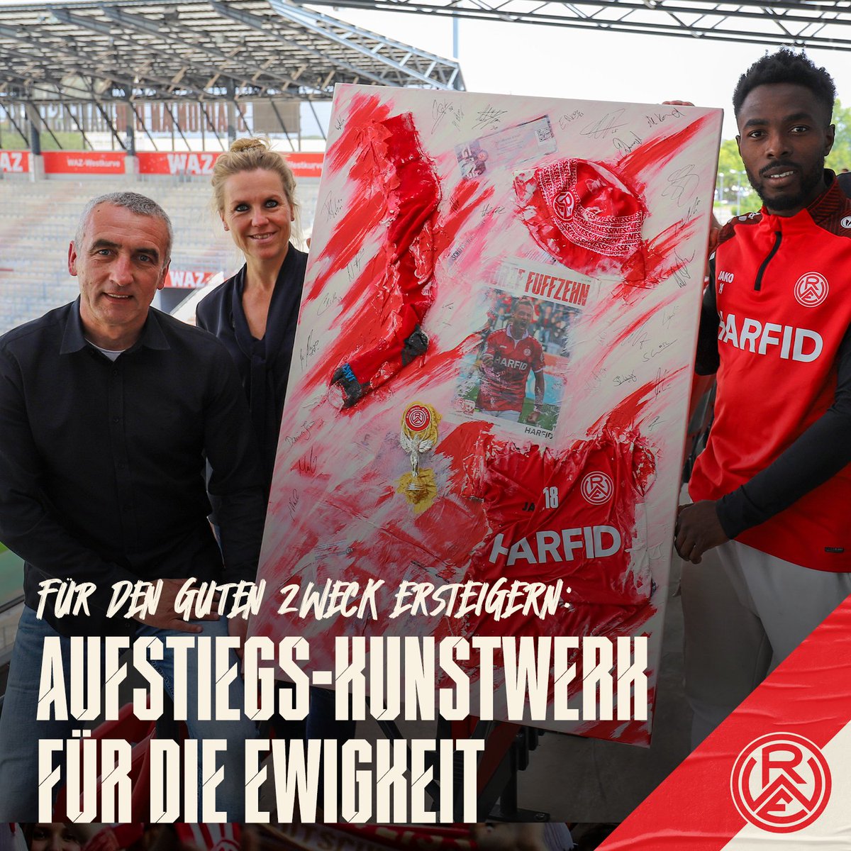 rot_weiss_essen's tweet photo. ❤️ Die Künstlerin Julia Stärz Wilhelm konserviert Aufstiegserinnerungen mit diesem Gemälde, welches fortan zugunsten #TeamIII zu ersteigern ist. 🔴⚪
Mehr erfahren 👉 https://t.co/KAGG3yYZJV
Hier direkt mitbieten! 👉 https://t.co/7Qsh5HVLxW
#immeRWEiter #nurderrwe https://t.co/SpG91Ft5PL
