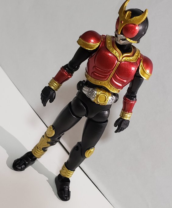 掌動
仮面ライダークウガライジングマイティ

クウガは今見てもカッコいいよねフォームチェンジごちゃごちゃしないし😊 