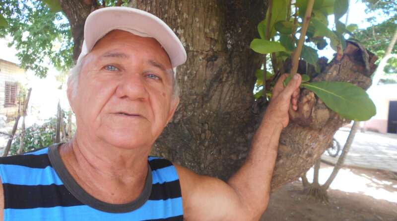 RadioSantaCruz_'s tweet photo. #GentedeMiPueblo: Evelio Cruz Toledo un fiel guardián del deber y protector de #quelonios en la cayería santacruceña

“Cuando transcurría un mes ya estaban más grandes; los echábamos al mar para que se desarrollaran y pudieran reproducirse...“
👇👇#Cuba🇨🇺
https://t.co/3wFjvazU1n https://t.co/OmtFnCeKZo