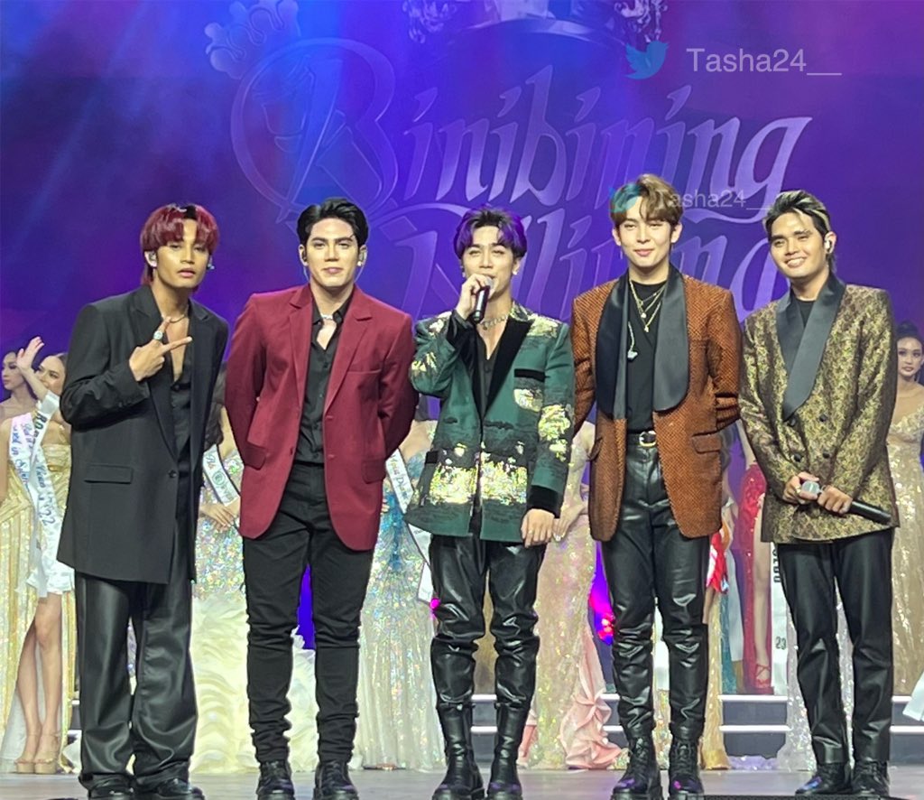 Tasha24__'s tweet photo. They might not have noticed sino kami pero we wanted them to know na hindi lang kami media. A’tin niyo to! Always here to support you. And we’re proud of you. To see them smile was the best feeling. https://t.co/yVl5Me1AP3