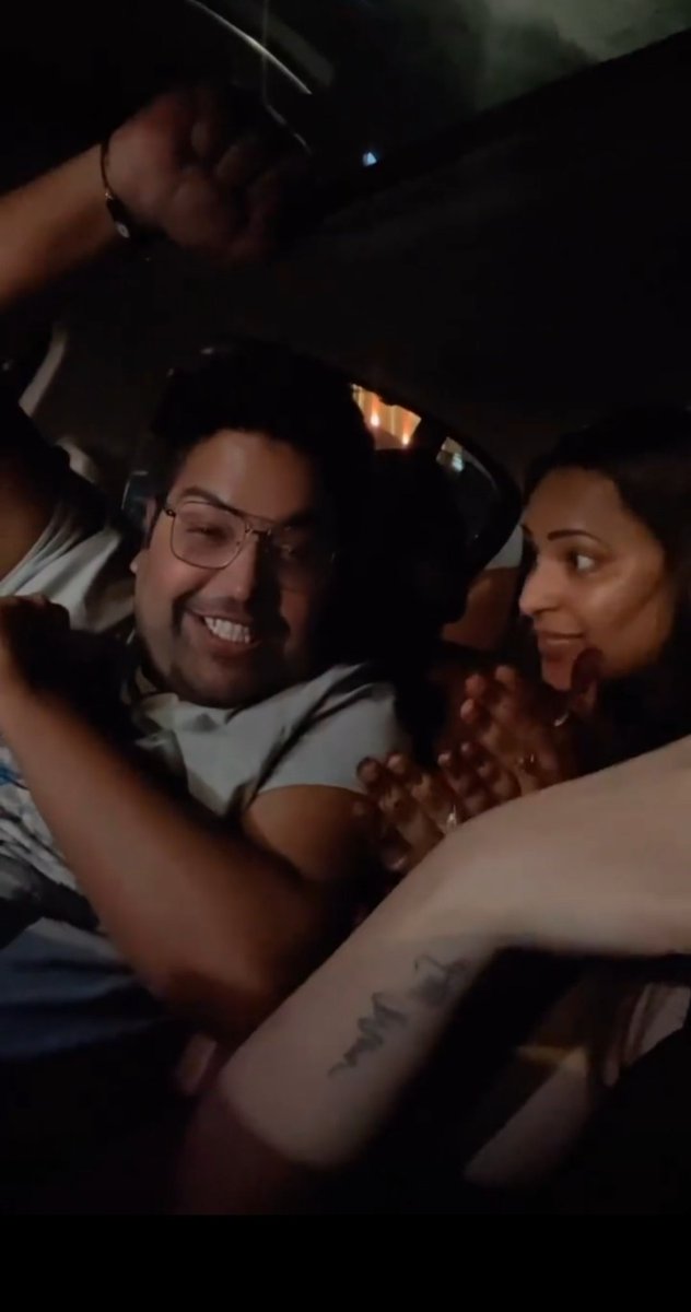 Sanjay_S266's tweet photo. @imrealasim Brother #AsimRiaz that cheater Himanshi is in relationship with Bhavneet. She is a cheater. Brother its better to stay alone rather than getting played. Brother focus on your career. Keep your intentions right. God will bless you with the best. #AsimSquad https://t.co/ccgcYVN9wU