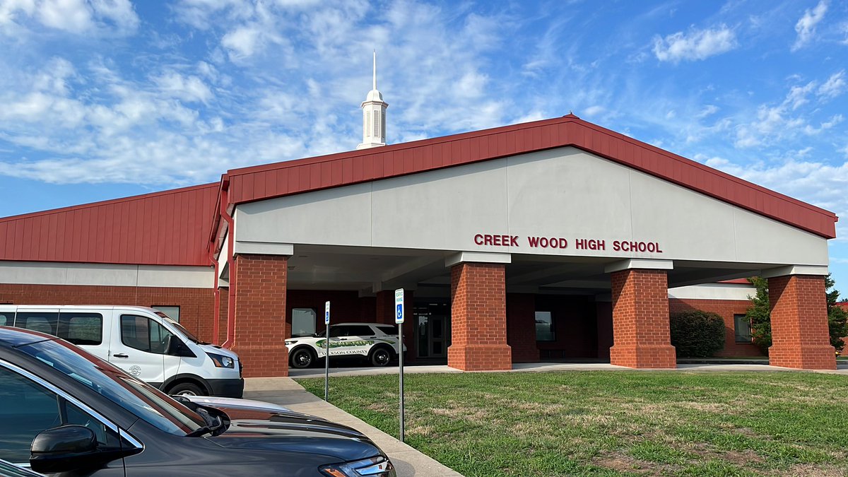 Lots of smiles at <a href="/creekwoodhs/">Creek Wood HS</a> this morning   <a href="/DCS_TN/">Dickson Co Schools</a>