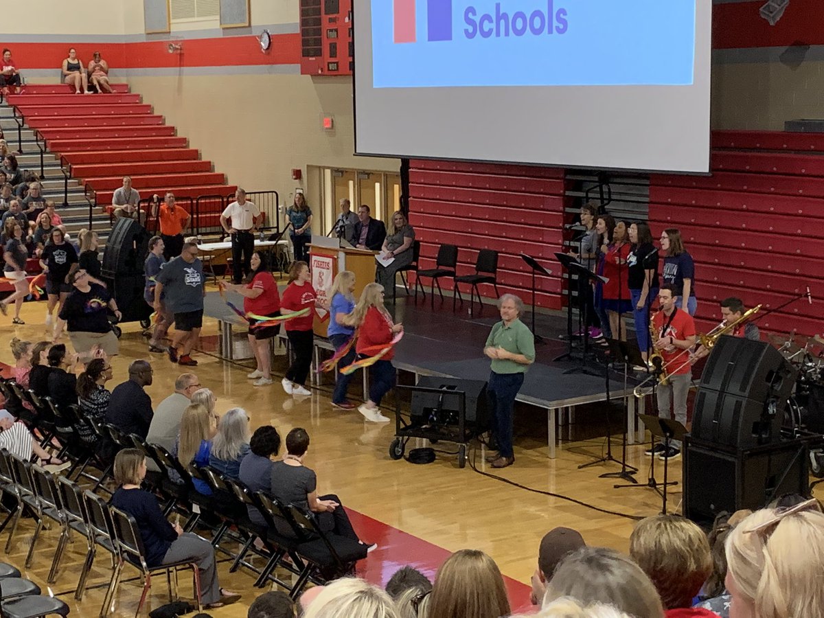 Robyn Stout tweet media