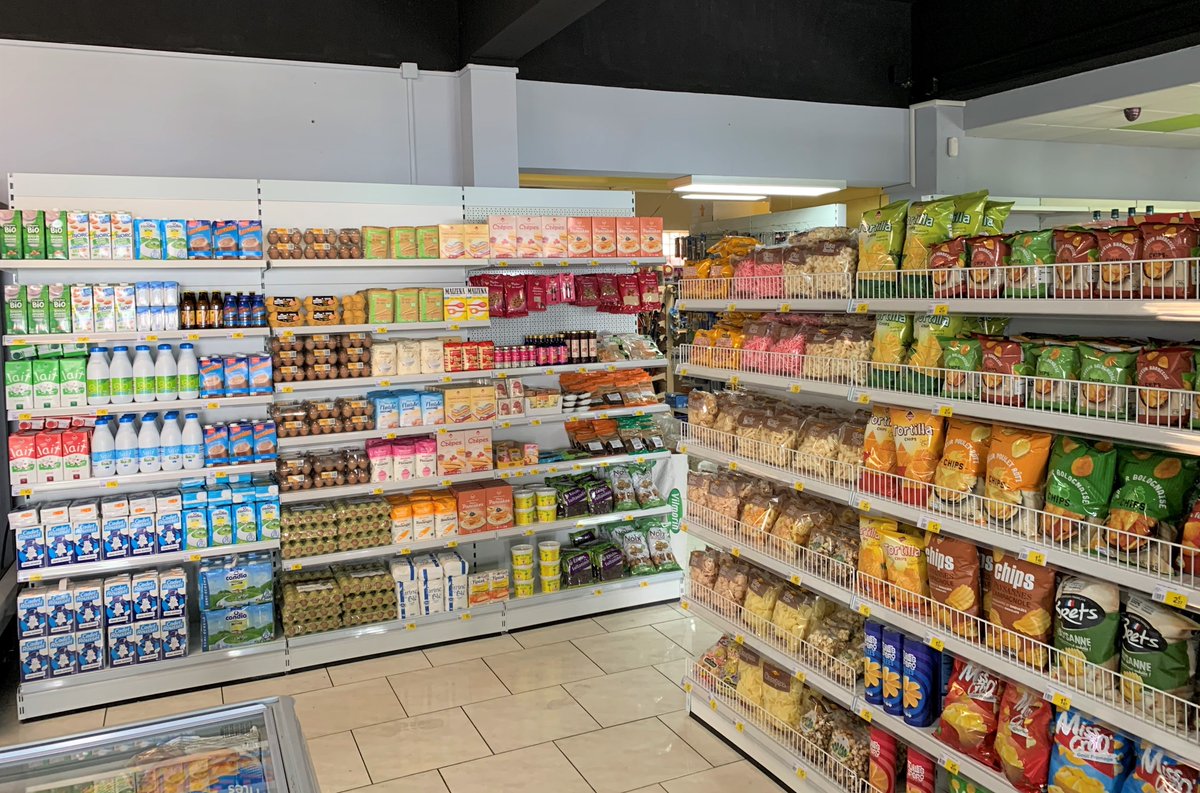 ExtenC_IP's tweet photo. The Casino Group is continuing its franchise development with the opening of Leader Price Express stores on #ReunionIsland 😉

#CasinoGlobal #CasinoGroup #Casino #LeaderPriceExpress #LeaderPrice #Reunion https://t.co/KrfH4GtVDu