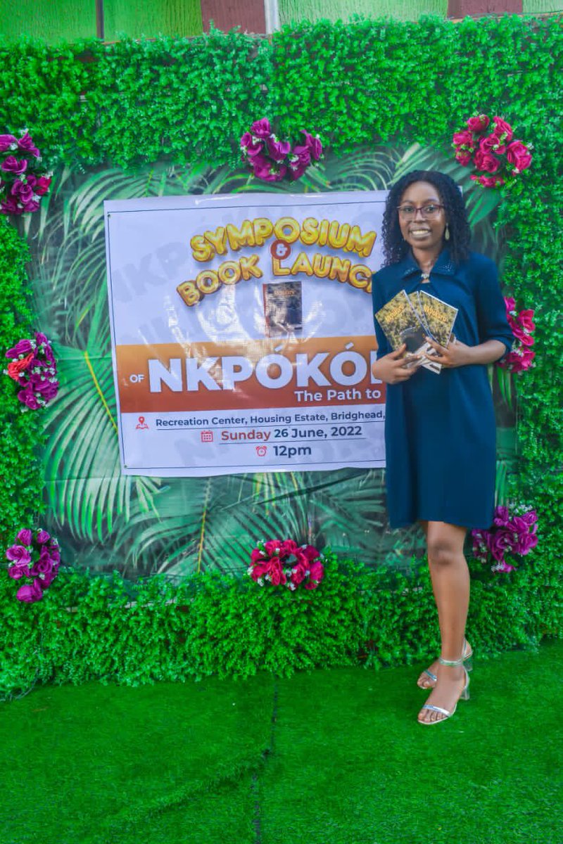 odilifrances's tweet photo. Still on the book launch! 💃🏾

It is a new week and a new month, and we have resolved to walk you through words from the book. “Nkpókóró”. Get ready to affirm the words you already know, or add new words to your vocabulary. (Thread)
#Nkpókóró 
#symposium 
#valuesustainability https://t.co/BO7JrhfayL
