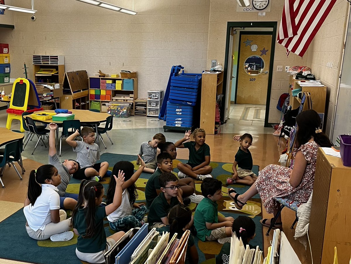 Exciting circle time, talking about our weather graph and greater than, less than and equal to…@LB_SchooIs @LB_STEAM https://t.co/3s4gtb3Dz0