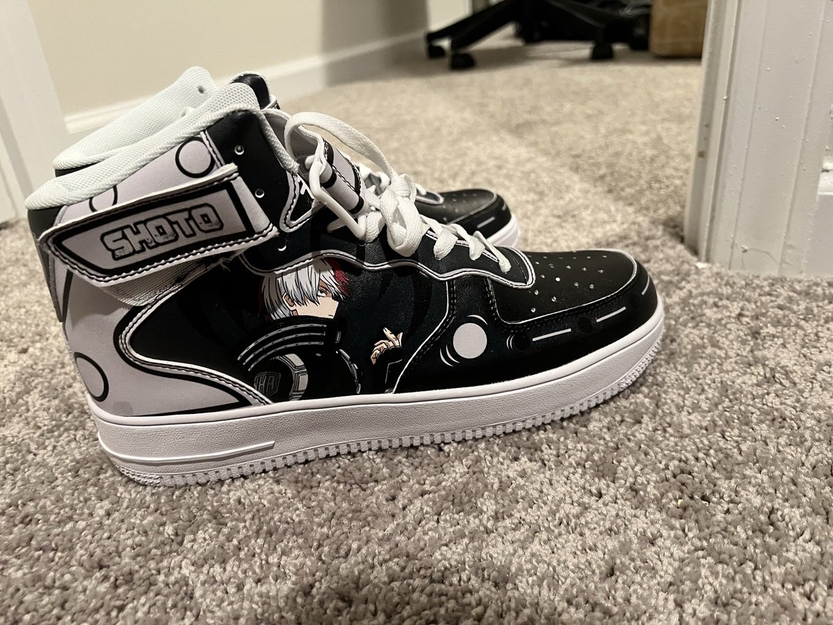 Kaneki_JanD's tweet photo. My @gearanime sneakers got here… https://t.co/10aGm8RQNL