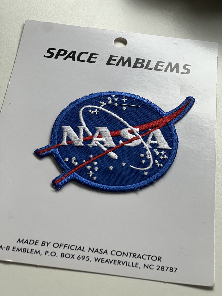 Genteee querida: estoy no muy lejos de llegar a los 10k de seguidores. Cuando cruce esa barrera sale sorteo entre todos los que me sigan y hagan RT de este tuit. 

El premio: parche oficial de la NASA fabricado por el mismo proveedor que hace los que llevan los astronautas.🚀