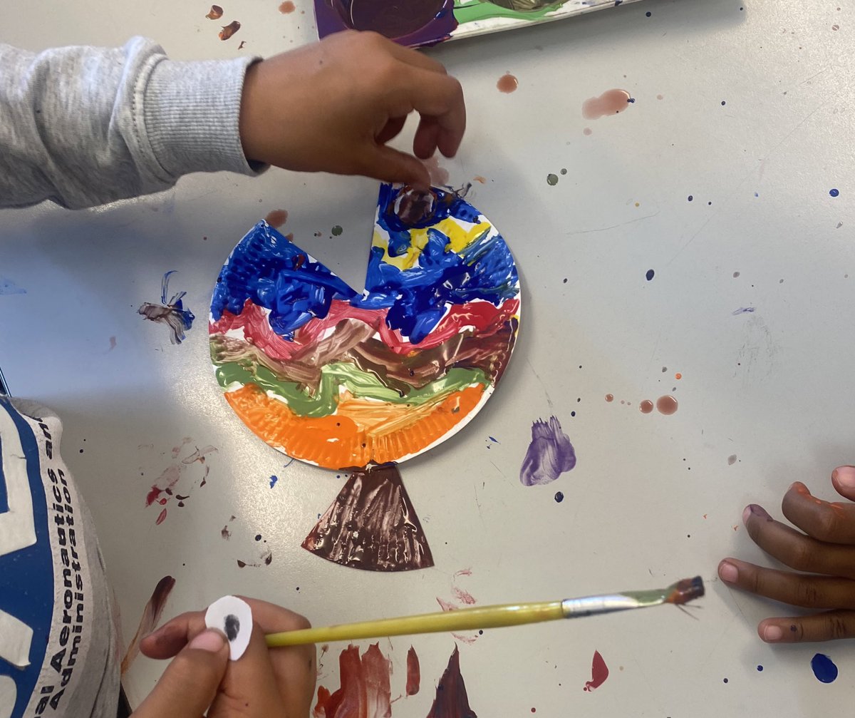 MissTaylor02okt's tweet photo. Lots of fish made today continuing to explore the seas! 🐠 #cheapcrafts #crafts #art #diy #summercamp https://t.co/xOYEZFF3oG