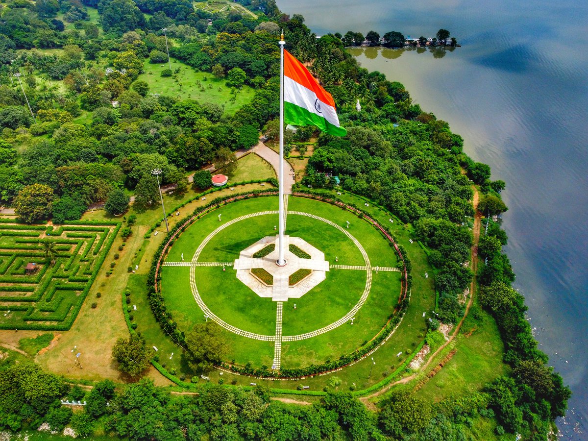 Shutterpillar_'s tweet photo. Strengths -- Truth -- Growth. The wheel of time.
Humble tribute to the architect of our national flag Pingali Venkayya ji on his birth anniversary.

#हर_घर_तिरंगा
#HarGharTirangaCampaign #HarGharMeTiranga #HarGharTrianga #IndiaAt75 #India https://t.co/7WTyf7EJU6