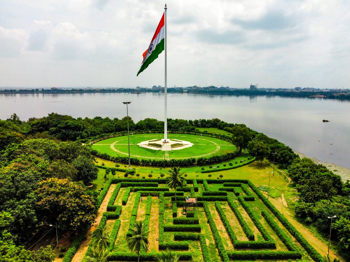 Shutterpillar_'s tweet photo. Strengths -- Truth -- Growth. The wheel of time.
Humble tribute to the architect of our national flag Pingali Venkayya ji on his birth anniversary.

#हर_घर_तिरंगा
#HarGharTirangaCampaign #HarGharMeTiranga #HarGharTrianga #IndiaAt75 #India https://t.co/7WTyf7EJU6