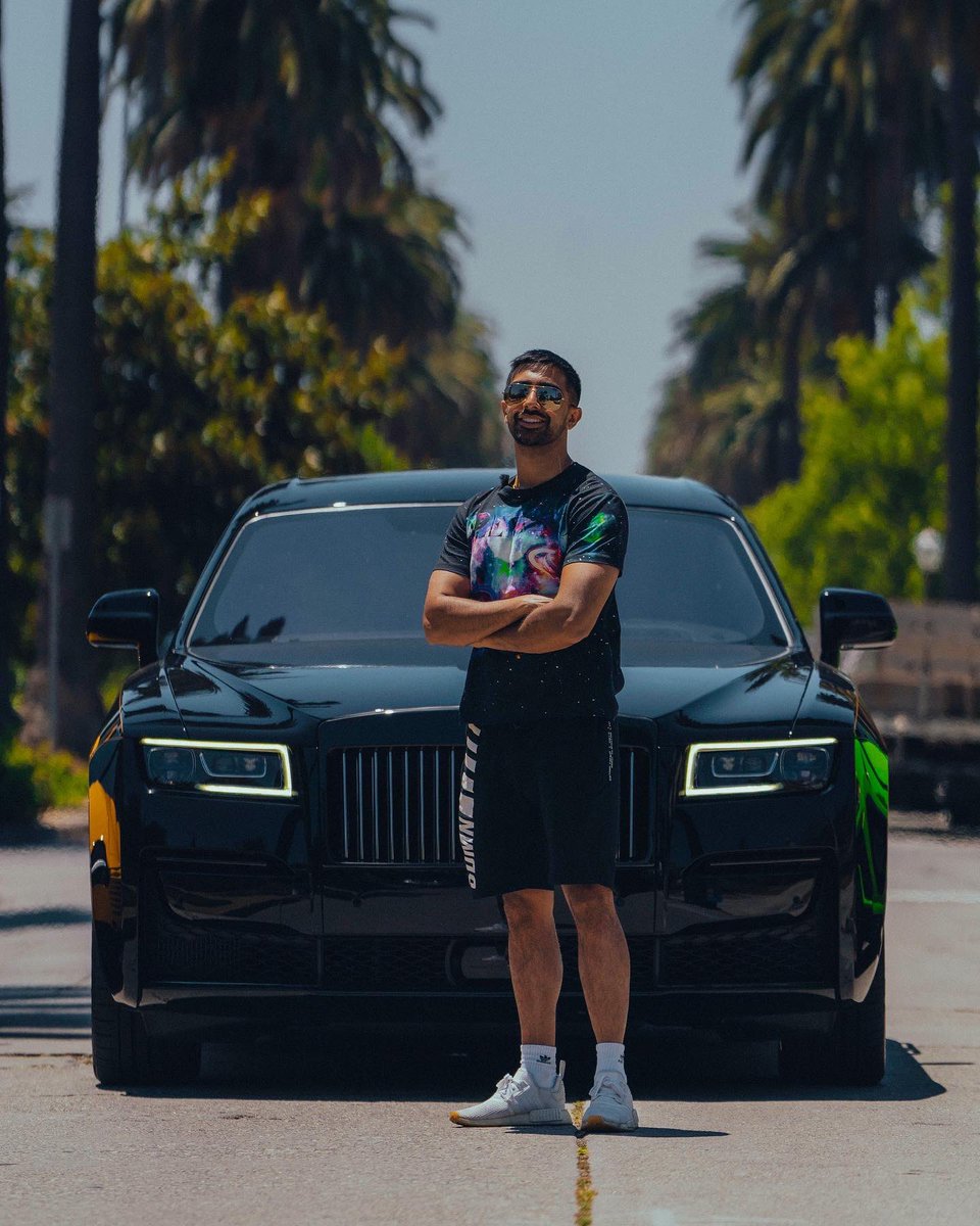 Vikkstar123's tweet photo. Thanks for all the Birthday Wishes! Feeling very blessed ☺️ https://t.co/7lrUdycmff