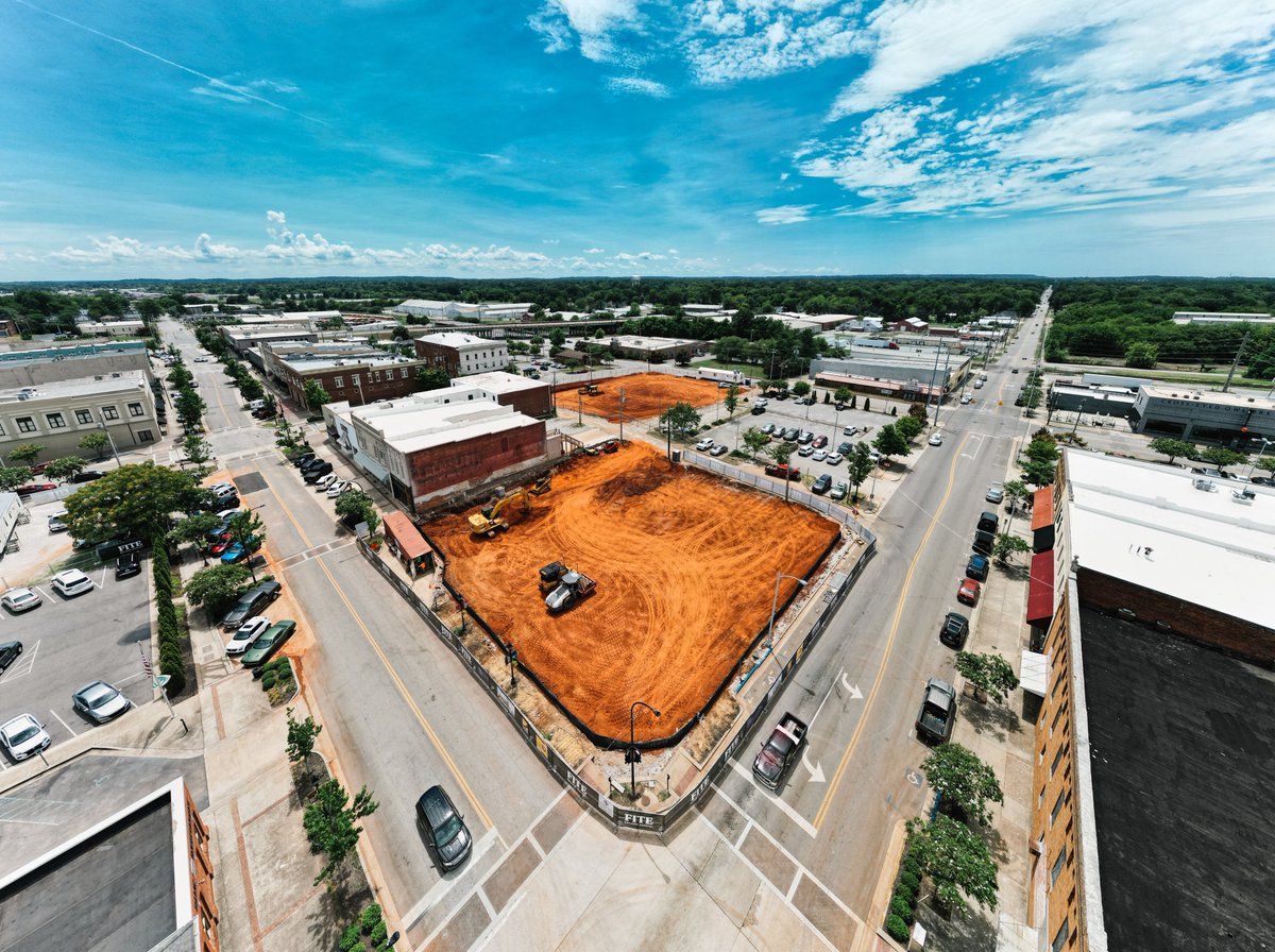 positivelydec's tweet photo. We're positively excited about the progress we're seeing in downtown Decatur!

We're going on week three of construction on the Fairfield Inn and the Alabama Center for the Arts Dormitory. 

📸: Thomas Garner

#PositivelyDecatur #DecaturAL #DecaturAlabama https://t.co/MsOUaNTBlS