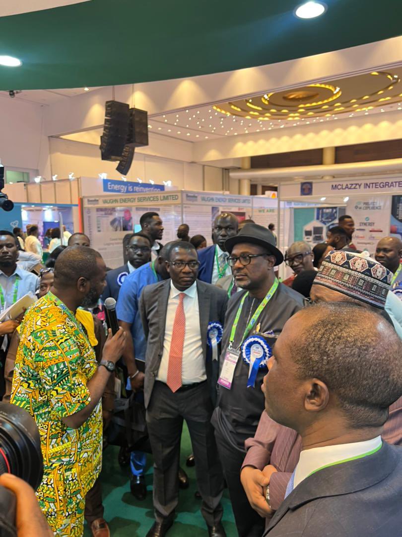 OfficialNCDMB's tweet photo. During his tour, Engr. @wabote_simbi FNSE along with other stakeholders visited @OfficialNCDMB exhibition stand. The Manager Corporate Communications NCDMB, Barr @esuedan explaining the workings and mandate of the Board to the visitors. https://t.co/psrT3oA0L0