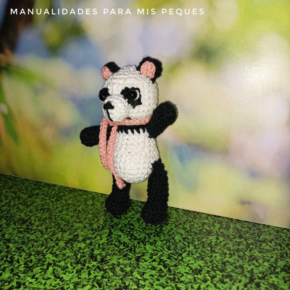 ManualidadesPa6's tweet photo. 🐼 Osito Panda bufanda
🐼 Tejido a crochet
🐼Mide 13 cm de alto aproximadamente
🐼Tejido en material acrílico
#crochet #creative #crocheteandoando #crochettendencia #crocheteando #tejedoras #tejedorasdelmundo #tejeresmipasion #tejeresmisuperpoder #tejidos #enviosatodochile https://t.co/7ADB9RT1Dy