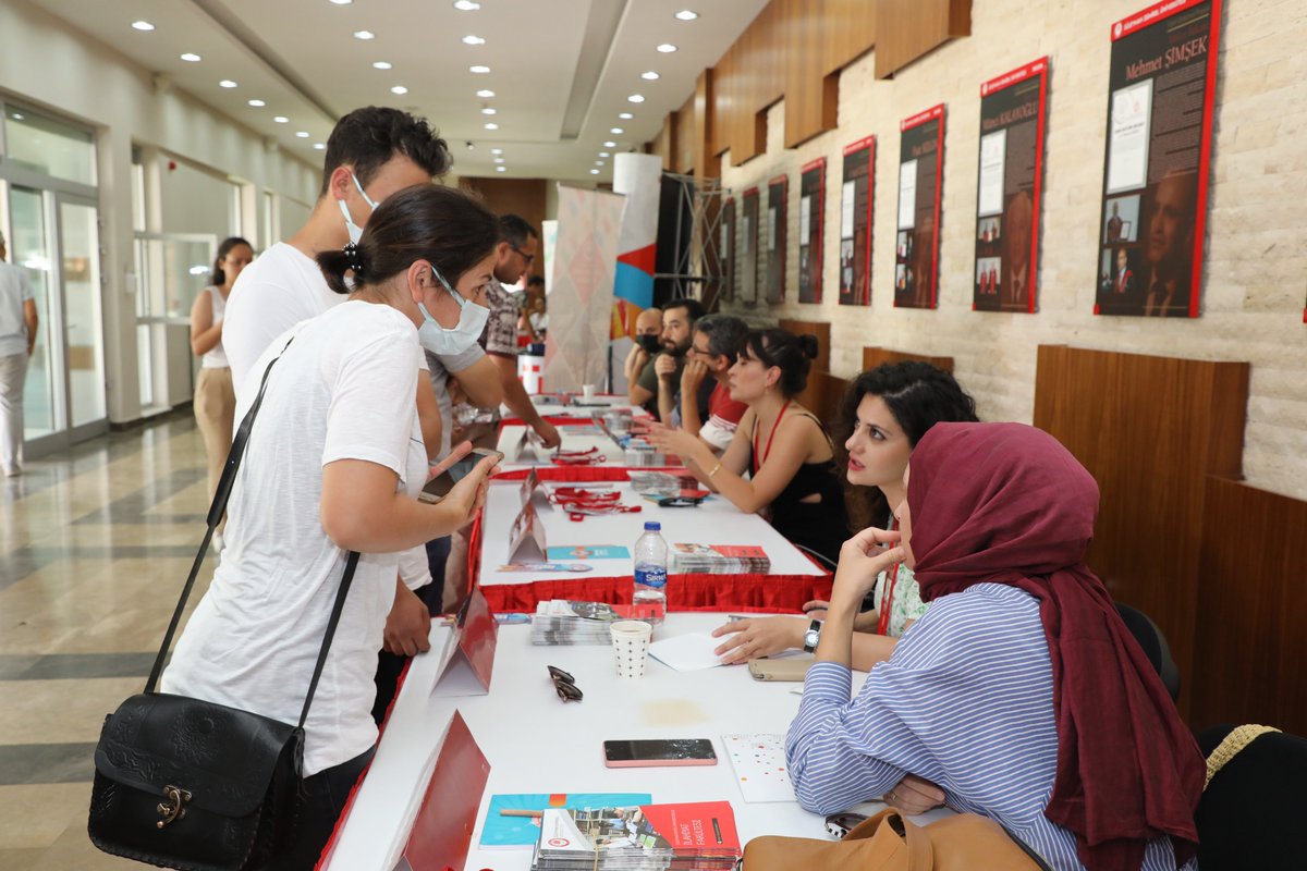 sd_universitesi's tweet image. SDÜ Tanıtım ve Tercih Günleri Başladı.
Adaylar, SDÜ akademisyenleri ile buluşarak üniversitemiz hakkında detaylı bilgi edindi.

Detaylar 👉 link.sdu.edu.tr/BRlVKQmp