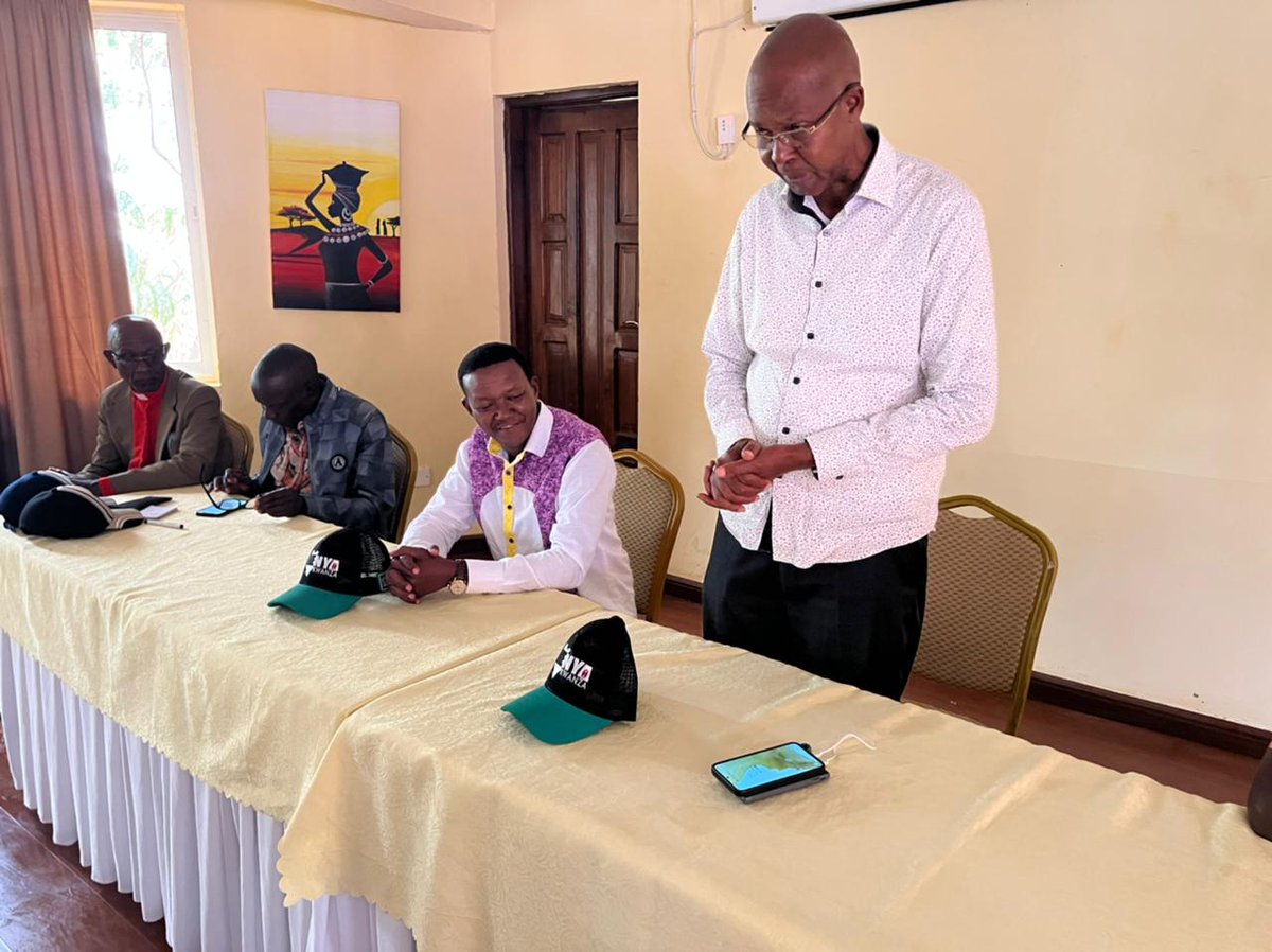 DrAlfredMutua's tweet photo. TAITA TAVETA UKAMBANI LEADERS SAY RUTO TOSHA

I have spent today afternoon with the leaders and elders of the Kamba community that hails from Taita Taveta county. They have said that the time for change is here and they will vote for William Ruto. https://t.co/Ds1rsAsyxa