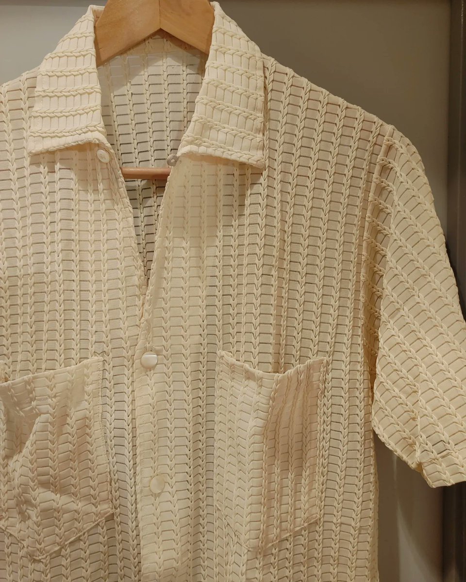 YosukeFunabashi's tweet photo. Vintage 1950s Itallian collar Waffle  Shirt!

#706union 
#50sstyleclothing 
#vintageclothing 
#elvisstyle
#waffleshirt
#opencollar
#ビンテージ古着
#エルヴィスプレスリー https://t.co/6eSNBnj8jM